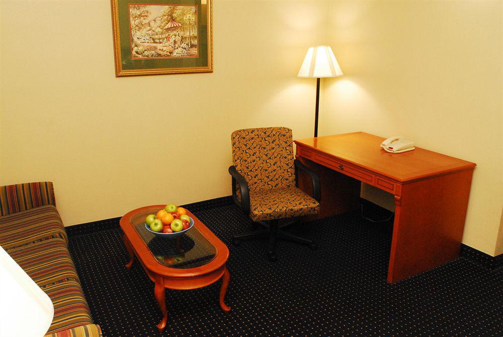 Savannah Gateway Hotel & Suites Georgetown Oda fotoğraf